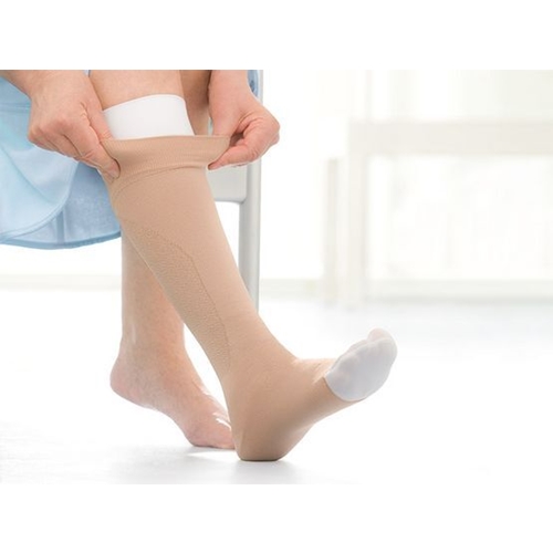 Kompresijas zeķes čūlu ārstēšanai UlcerCare – L ceļgala 1 bēša + 2 baltas